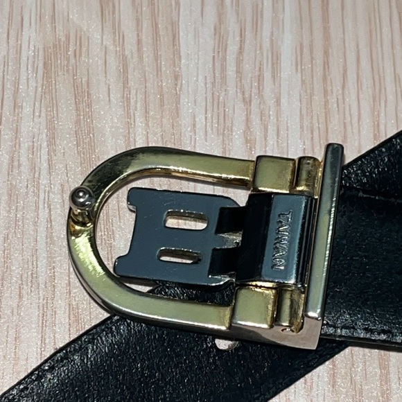 Designer inspired B buckle reversible leather belt size 32 - Picture 3 of 9